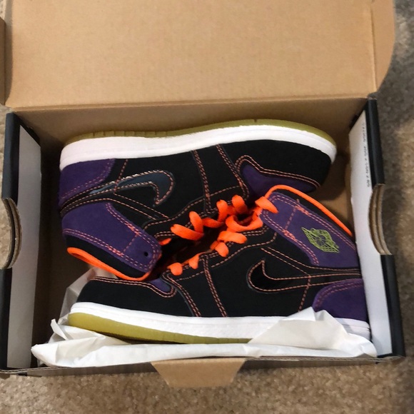 Jordan 1 Phat Mid. Purchased 8yrs ago Never worn. - Picture 1 of 5